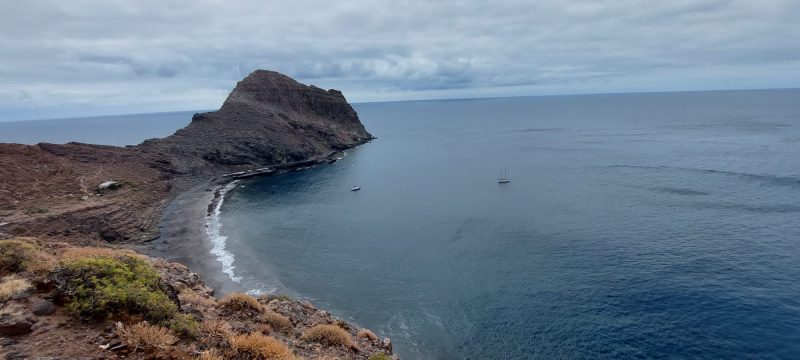 Ruta de sendero que termina en una playa en Tenerife Ruta de sendero que termina en una playa en Tenerife